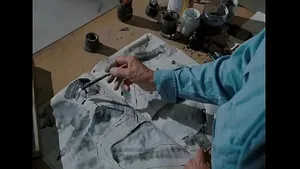 Belle française se déshabille sensuellement en érotique