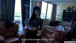 Gothique française baisée sauvagement et sodomisée