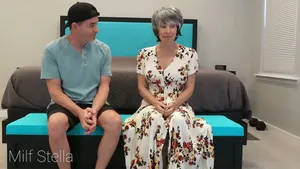 Belle-mère MILF offre son cul en cadeau - Sodomie intense