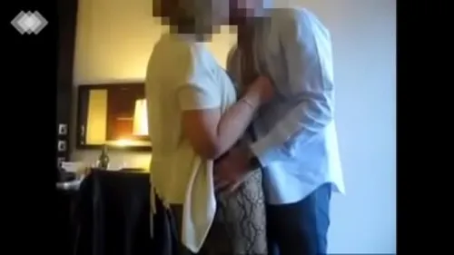 Épouse mature suce la bite de son mari - Fellation amateur