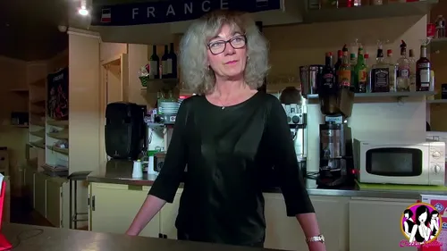 Grand-mère française baisée dans tous ses trous
