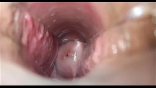 Orgasme vaginal intense en gros plan - jouissance solo