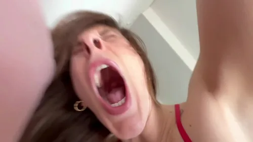 POV Épouse Suce et Se Fait Baiser - Orgasmes Réels