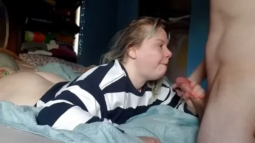 BBW Joan Day gorge profonde et fellation baveuse amateur