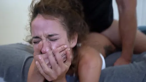 Geisha Kyd se fait défoncer par une énorme bite hardcore