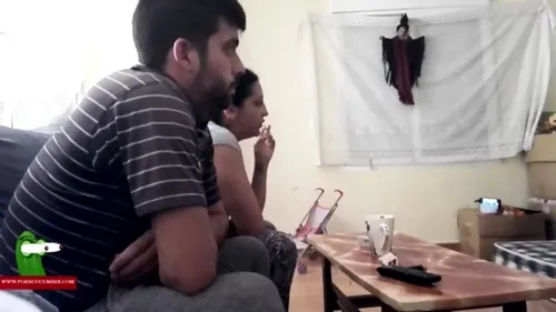 Angelica beurette trompe son copain pour une baise hard