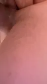 Homme gay se masturbe avec 2 godes de 9 pouces