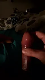 Solo nocturne - Elle se masturbe avec son gode